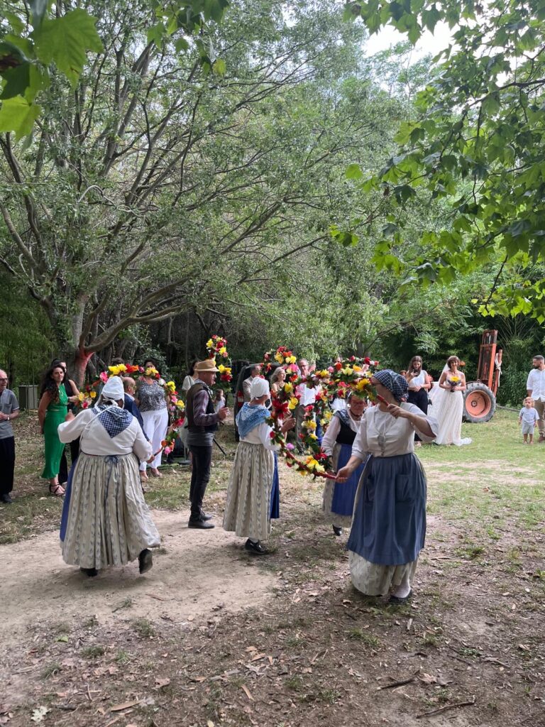 camping-a-la-ferme-la-folie-glamping-lagnes-gorde-b4e25b8b-ca72-4cd5-a7f1-90213b9f27fc-2